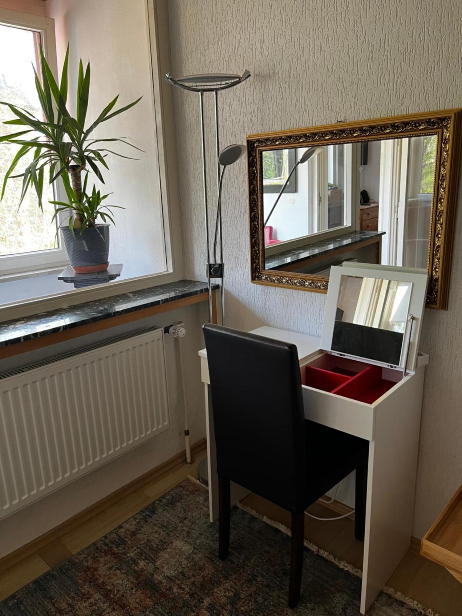Gemuetliche, Ganze Wohnung In Ruhiger, Zentraler Lage 勒沃库森 外观 照片